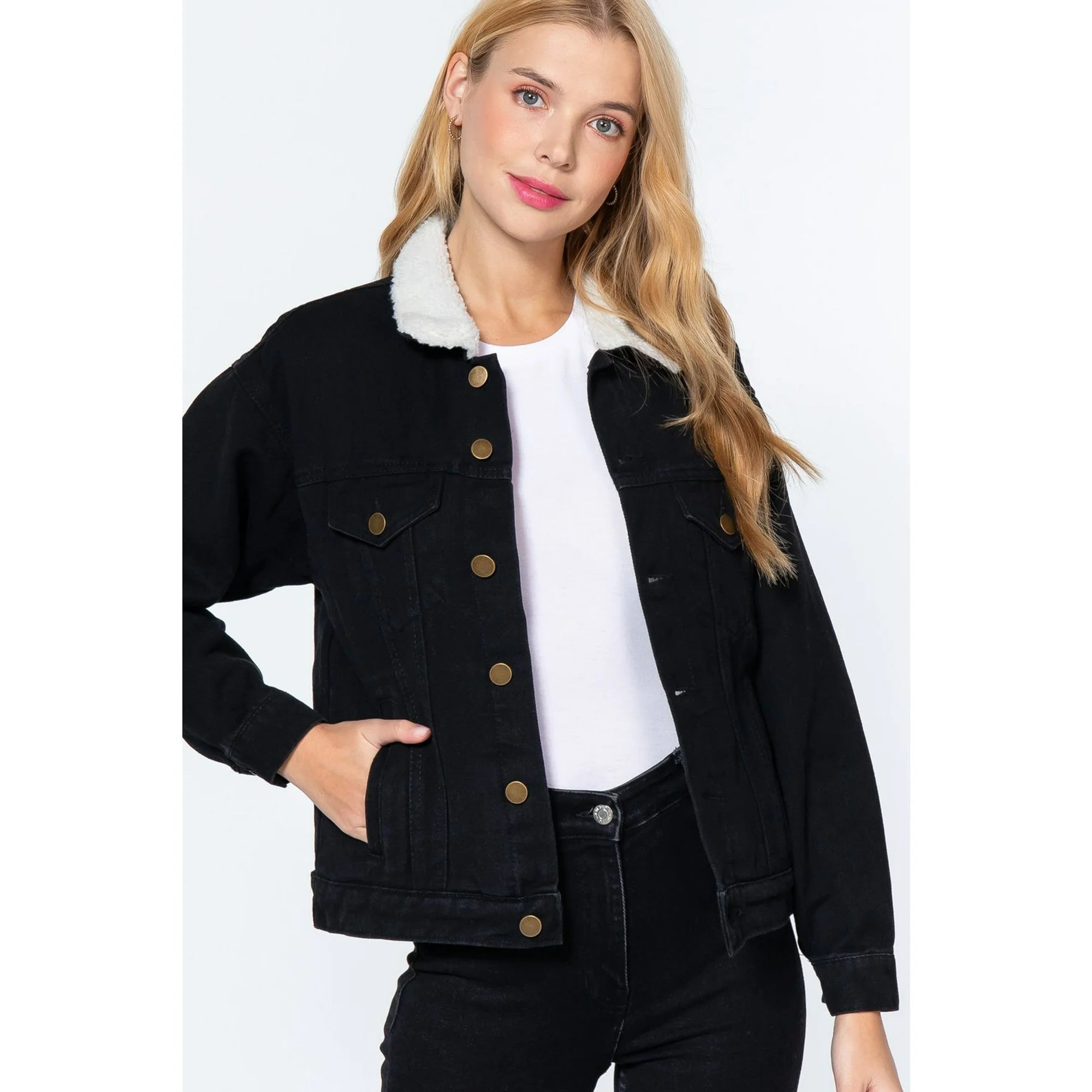 Black Denim Ladies jacket with full fur inside, regular fit.