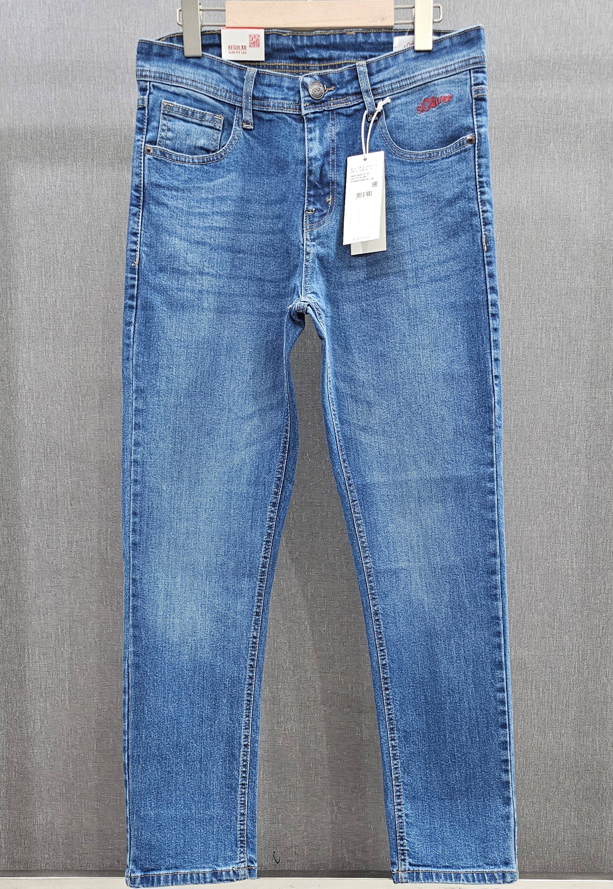Mens Regular Fit Jeans, soft comfortable Stretch Denim Fabric, Mid blue colour.