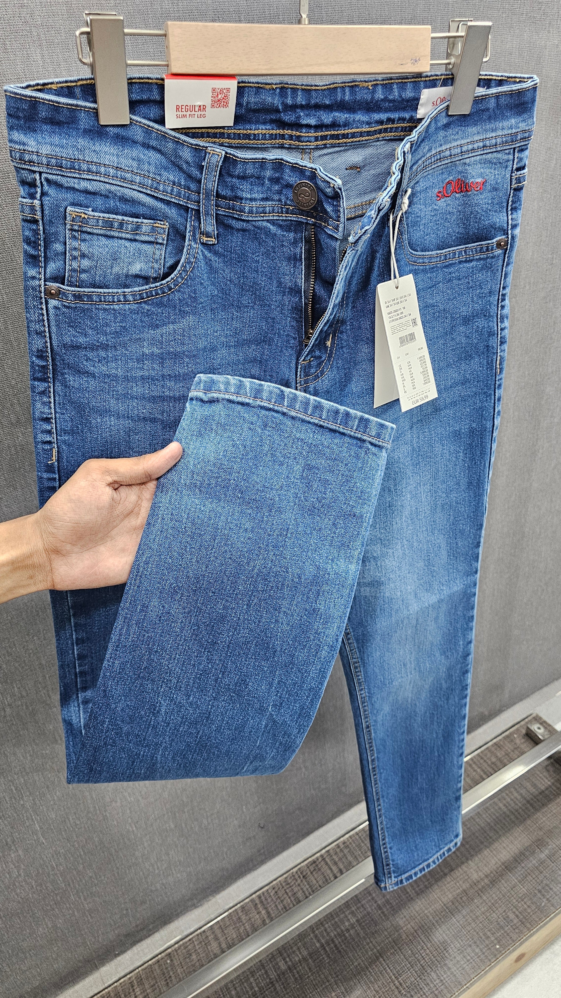 Mens Regular Fit Jeans, soft comfortable Stretch Denim Fabric, Mid blue colour.