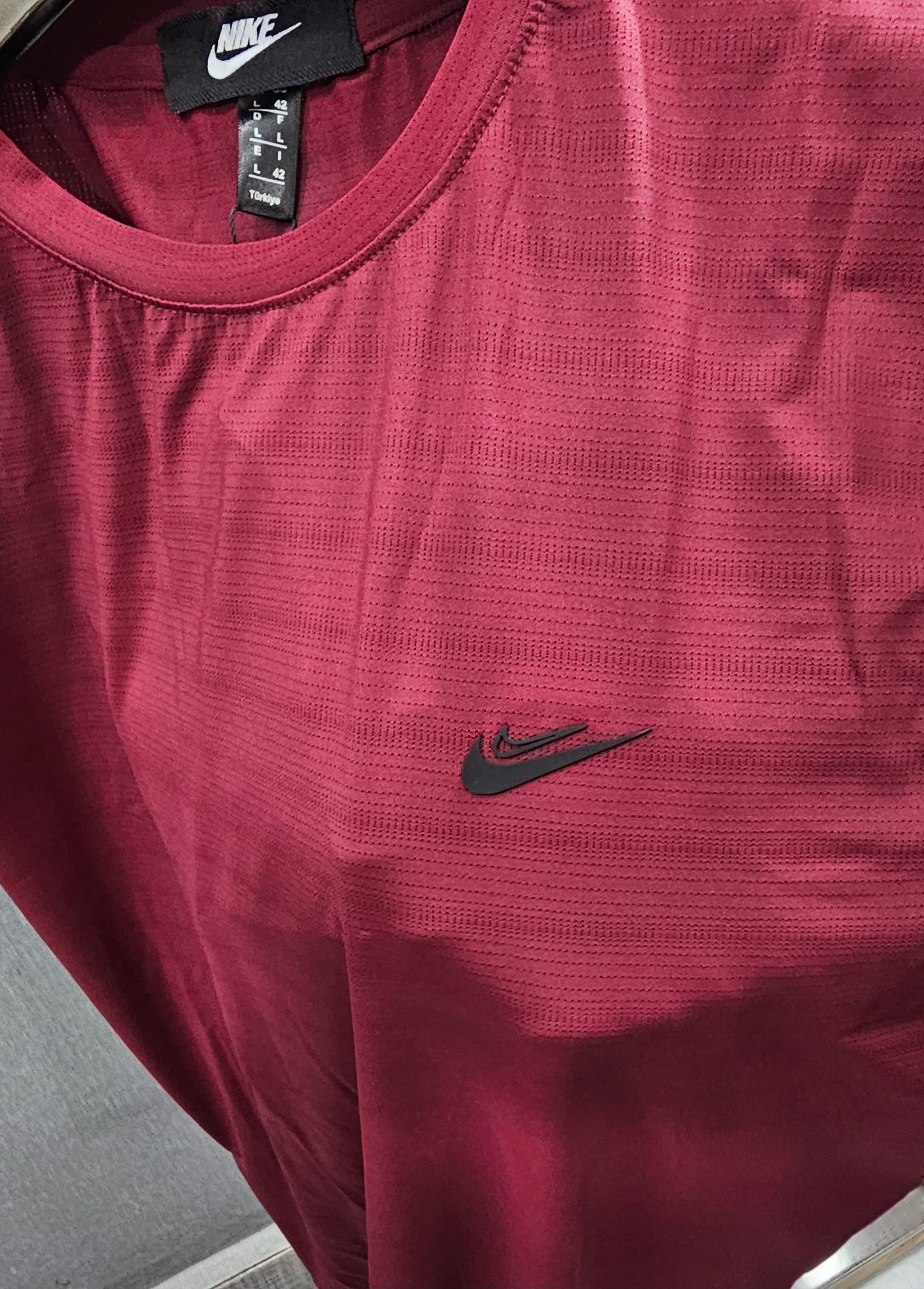Nke. Mens Drifit imported fabric Tshirts. Maroon