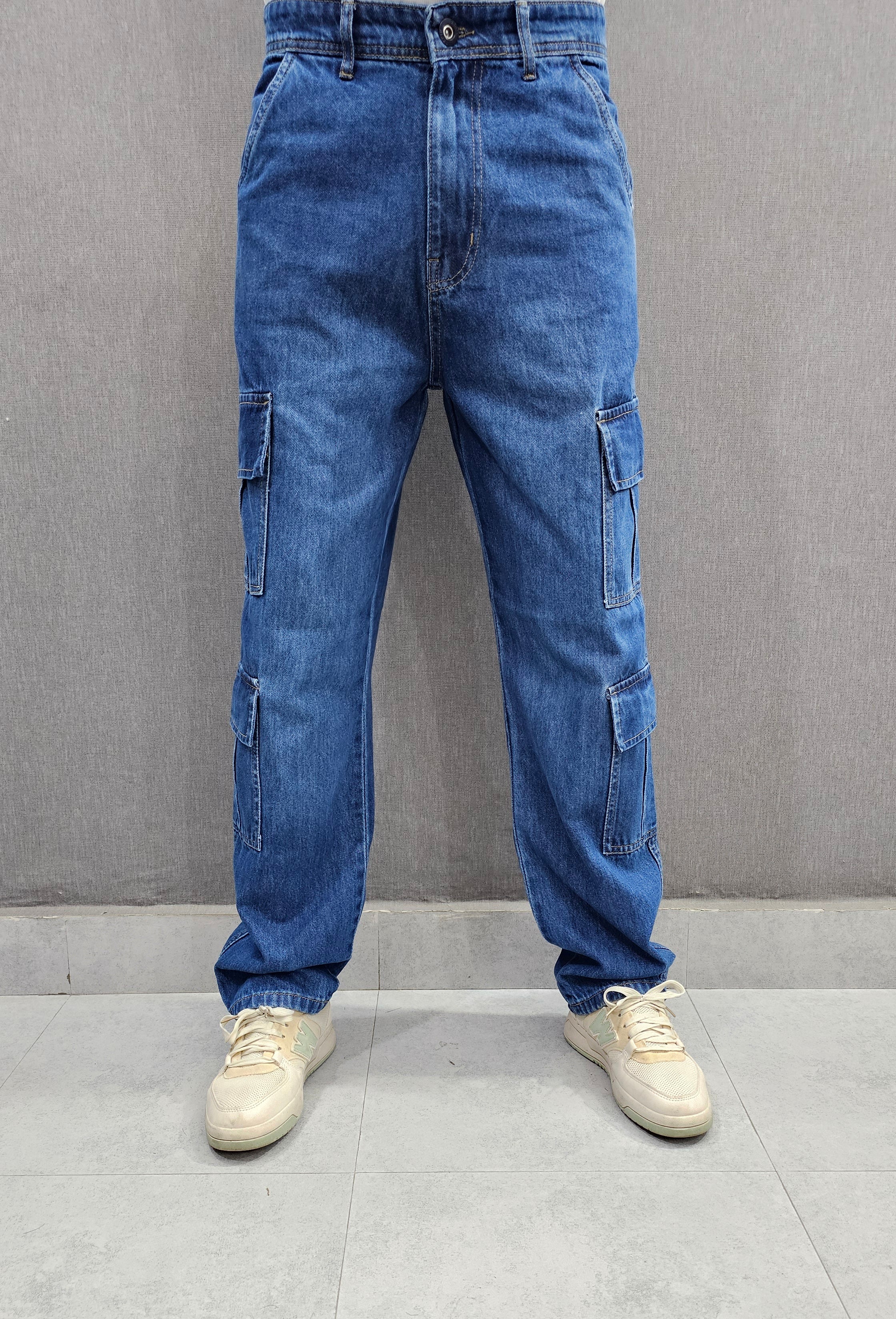 Loose Fit 8 pocket Jeans, Soft comfortable non-stretch Denim. Mid Blue.