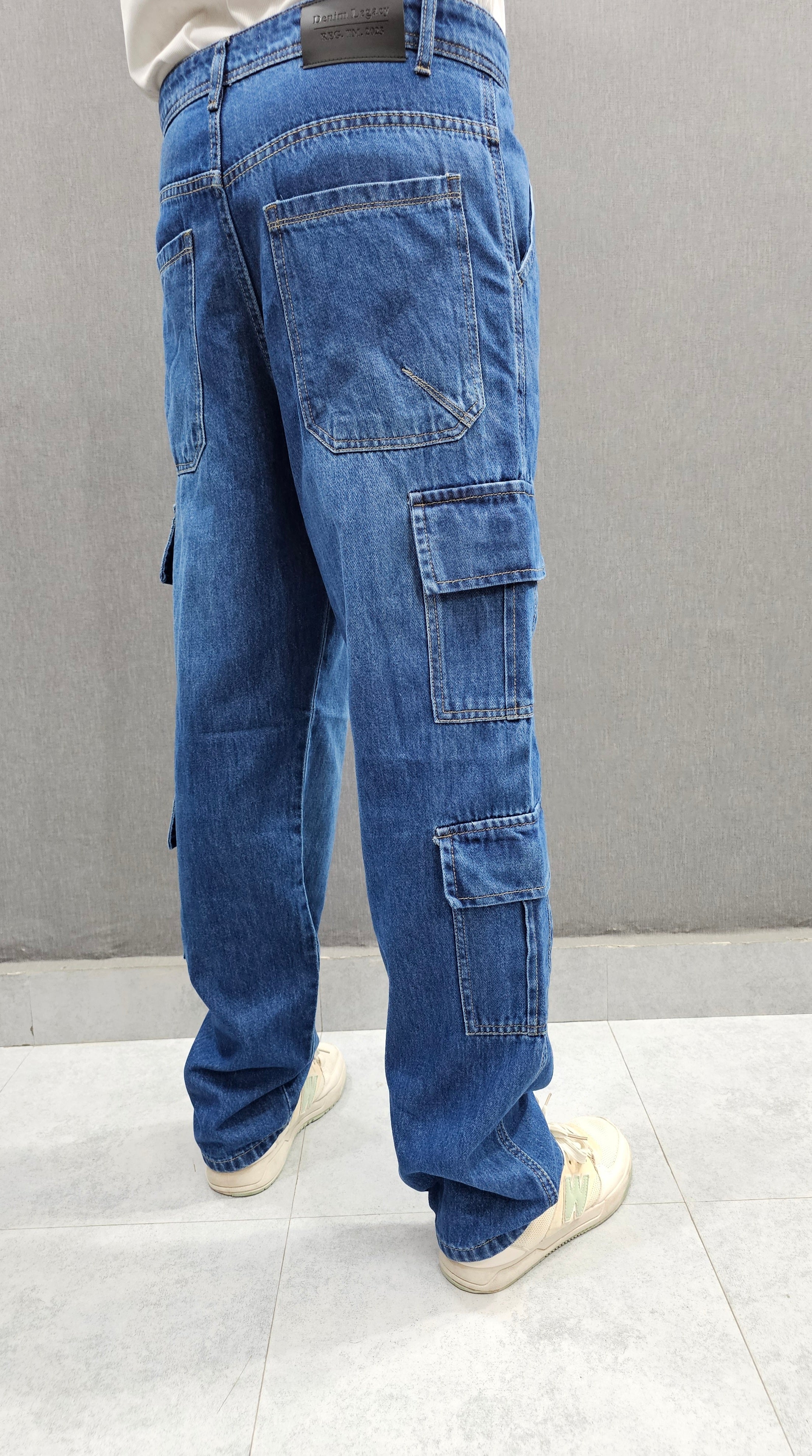 Loose Fit 8 pocket Jeans, Soft comfortable non-stretch Denim. Mid Blue.